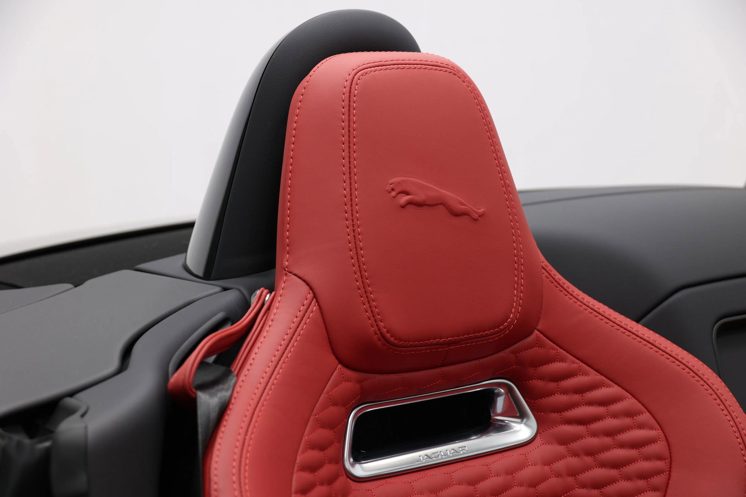 Used 2023 Jaguar F-TYPE R image 53