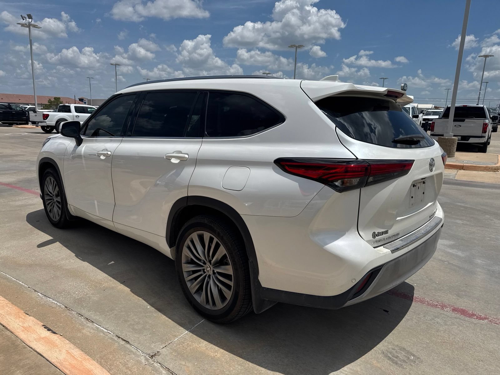 Used 2020 Toyota Highlander Platinum AWD/4WD image 5