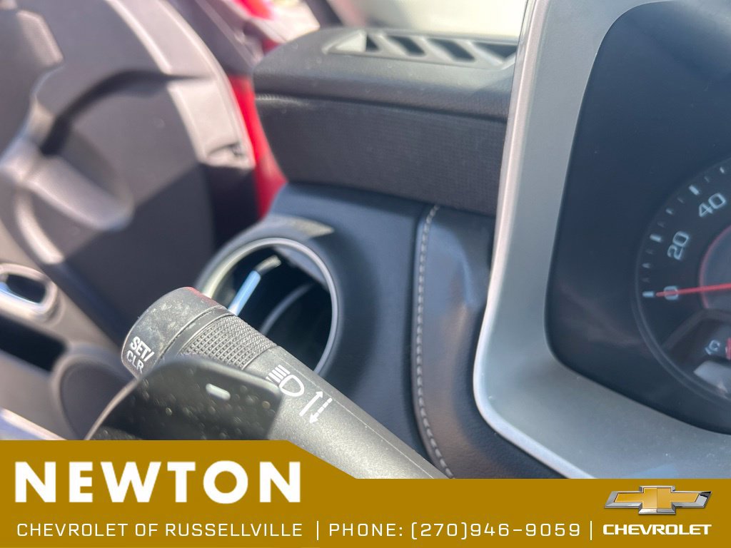 Used 2015 Chevrolet Camaro LT RWD image 17