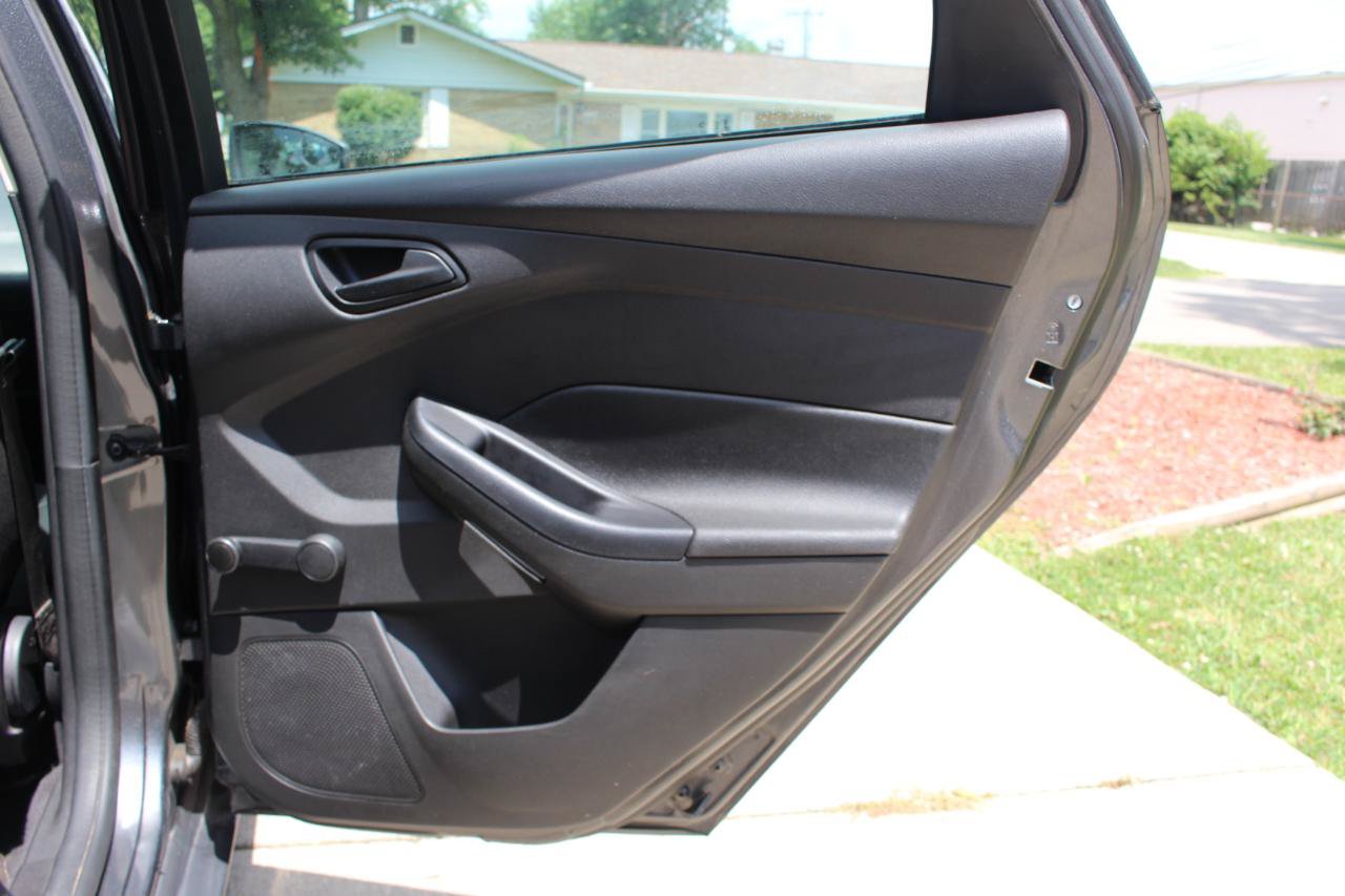 Used 2016 Ford Focus S FWD image 31