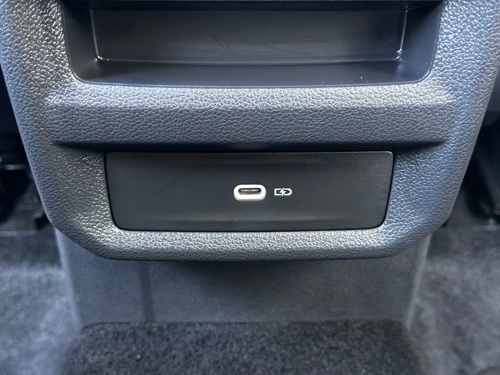 Used 2024 Volkswagen Taos SE w/ MDO Package image 29