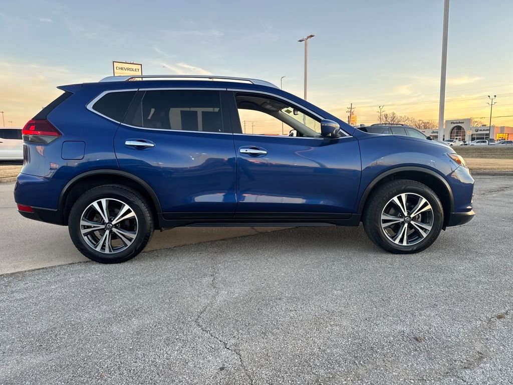 Used 2020 Nissan Rogue SV w/ Premium Package image 9
