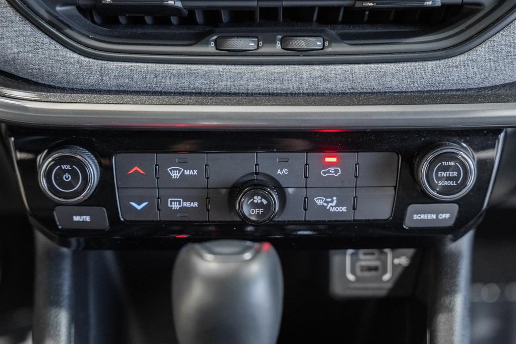 Certified 2023 Jeep Compass Latitude AWD/4WD image 22