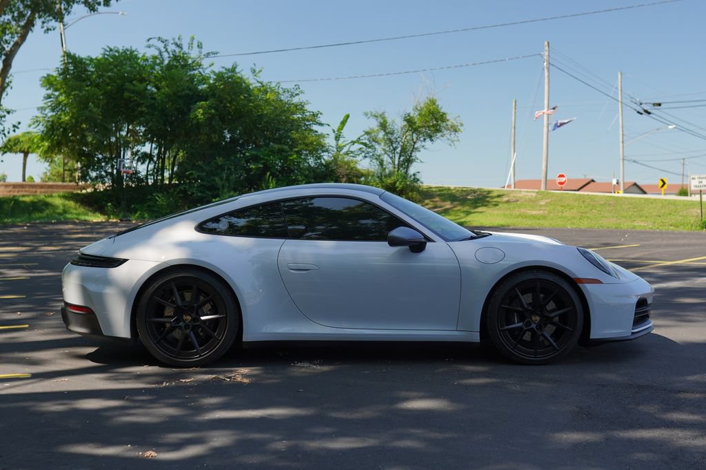 Used 2025 Porsche 911 Carrera T RWD image 15