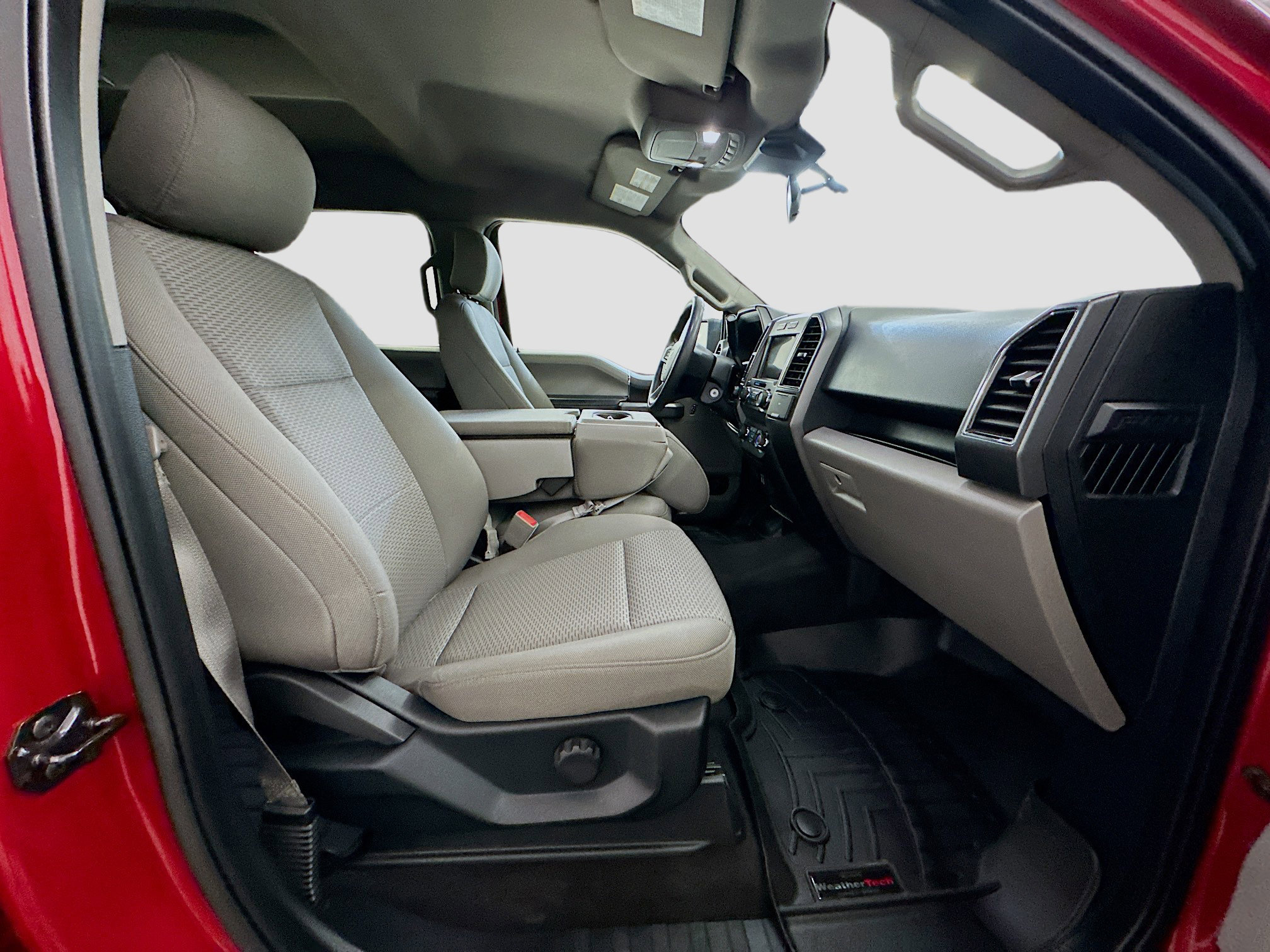 Used 2020 Ford F150 XLT image 32