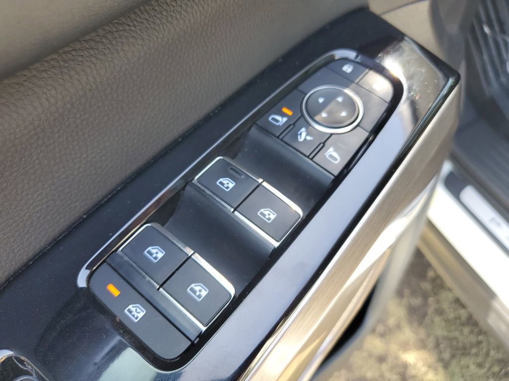 Used 2022 Nissan Pathfinder Platinum w/ Cargo Package FWD image 23