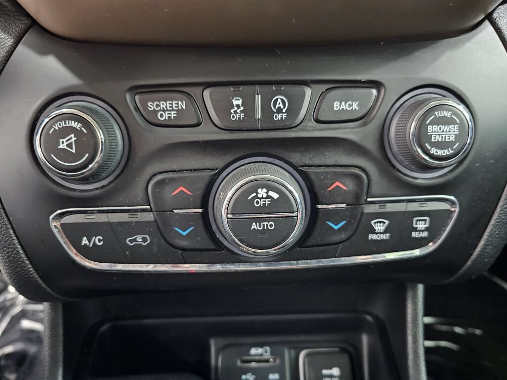 Used 2015 Jeep Cherokee Limited AWD/4WD image 20