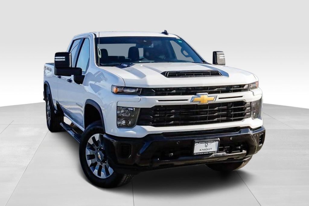 Used 2025 Chevrolet Silverado 2500 Custom w/ Custom Value Package AWD/4WD image 2