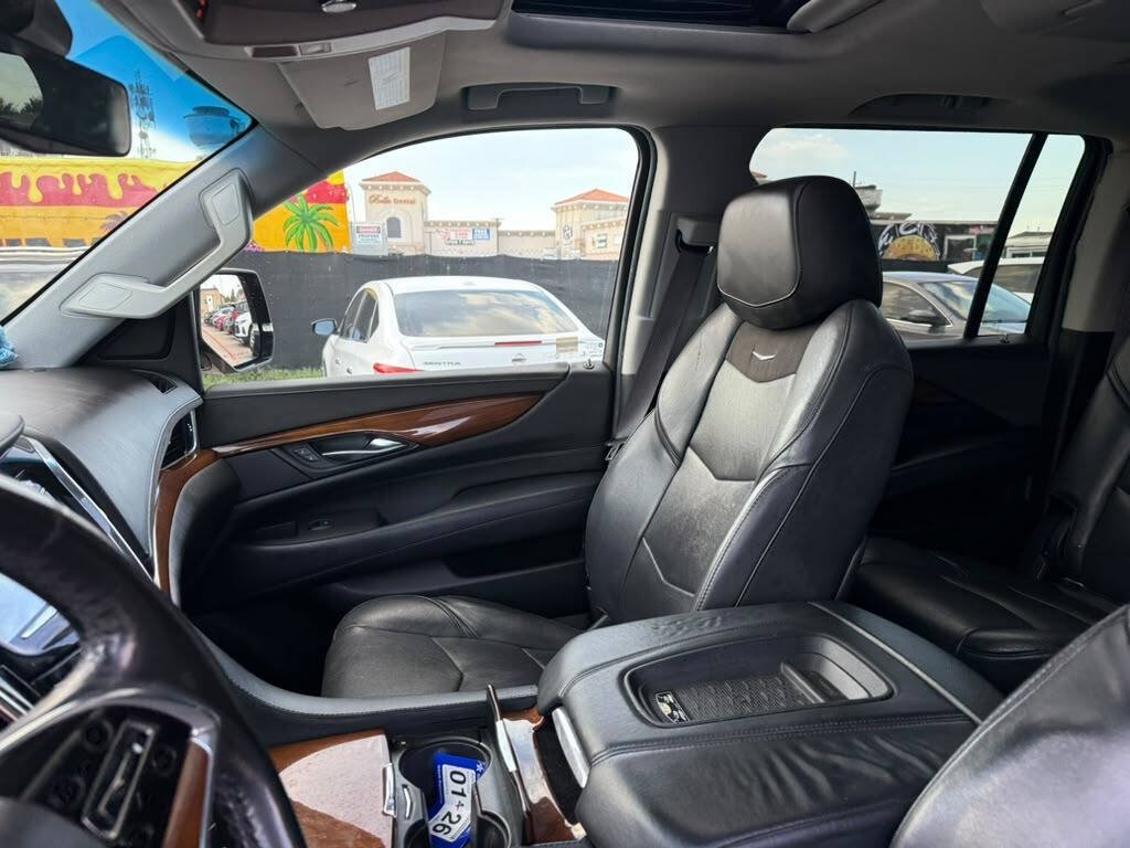 Used 2017 Cadillac Escalade ESV Premium Luxury AWD/4WD image 36