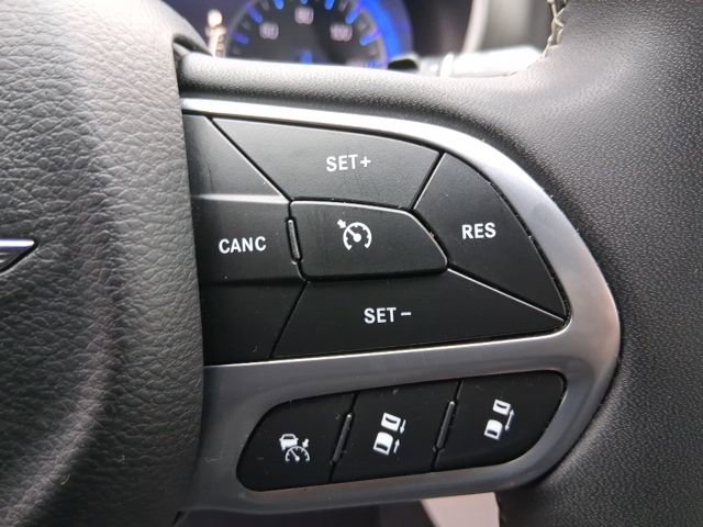 Used 2024 Chrysler Pacifica Touring-L image 16