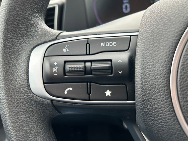 Used 2025 Kia Sportage LX image 21