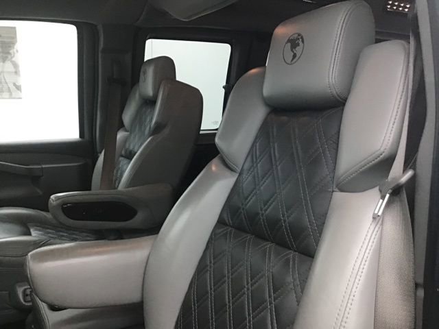Used 2021 Chevrolet Express 3500 LS w/ Chrome Appearance Package image 18