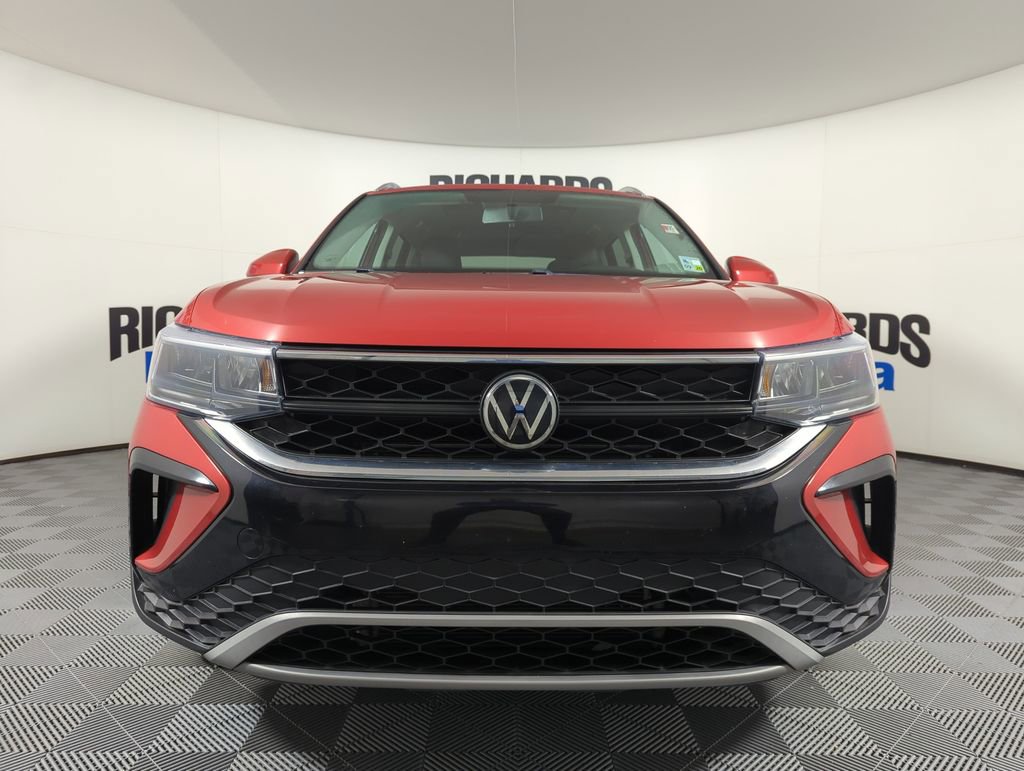 Used 2022 Volkswagen Taos SE image 3