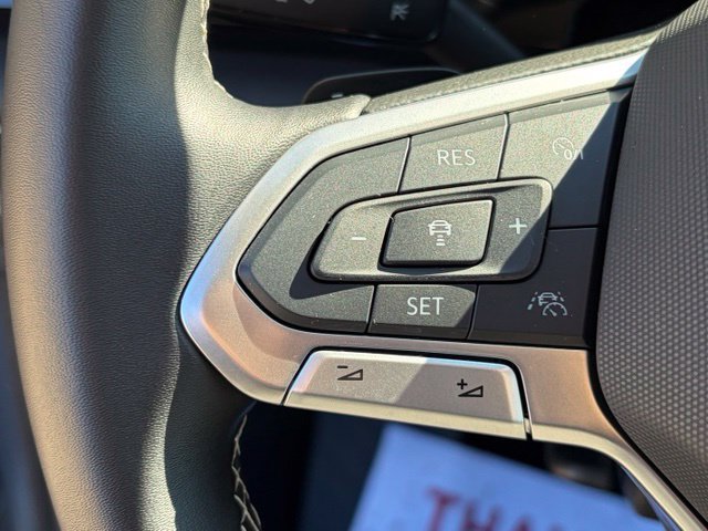 Used 2025 Volkswagen Atlas SEL AWD/4WD image 16