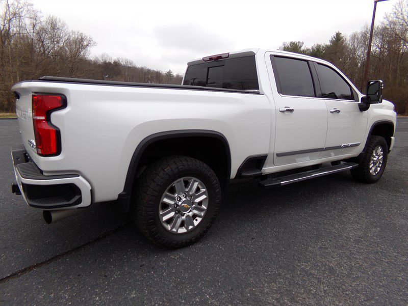 Used 2024 Chevrolet Silverado 2500 High Country w/ High Country Premium Package image 14