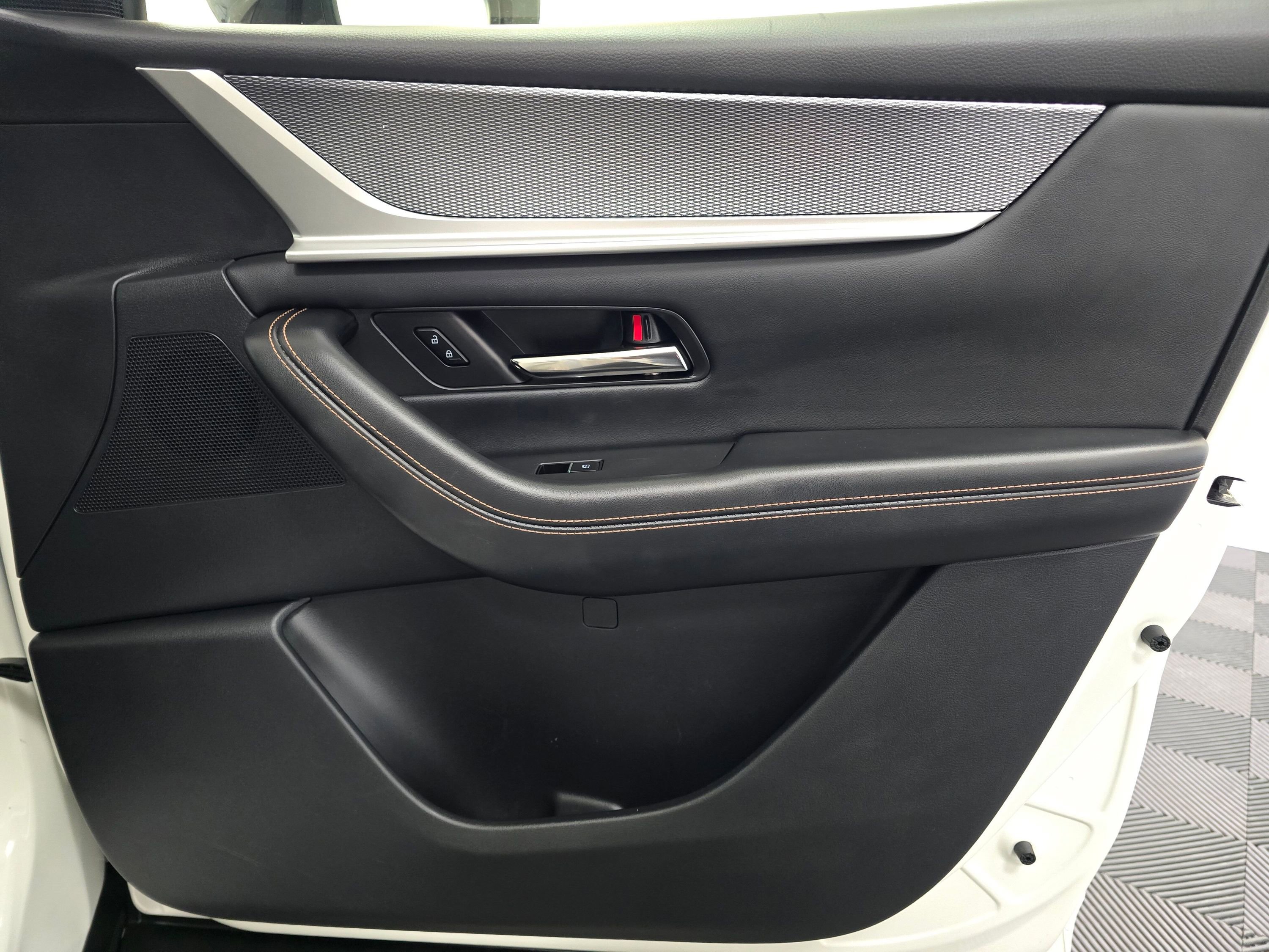 Used 2025 MAZDA CX-70 3.3 Turbo w/ Preferred Package image 27