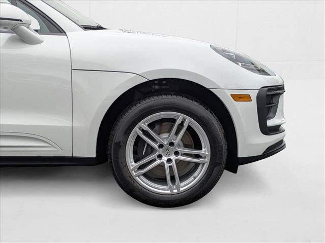 Used 2025 Porsche Macan image 11