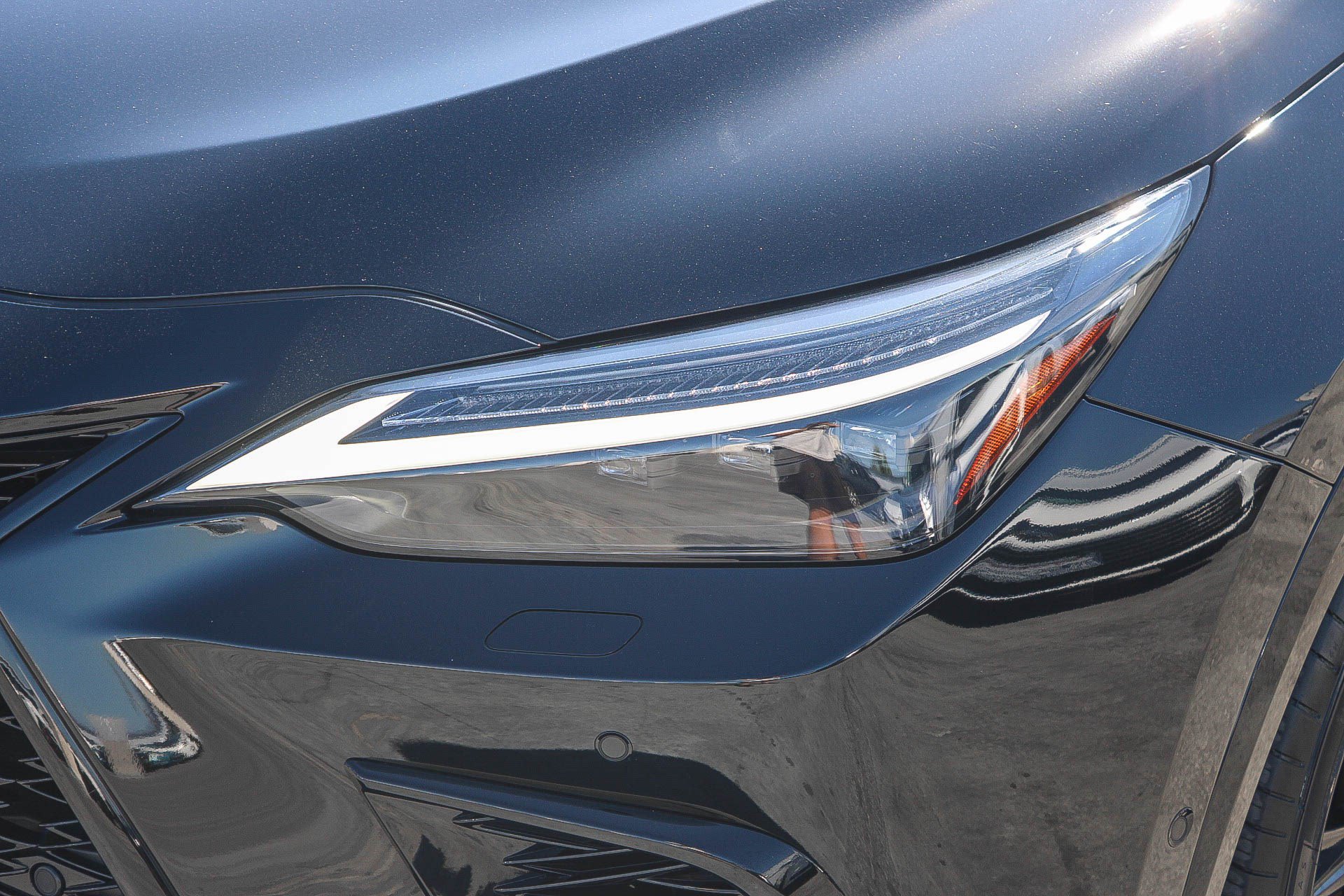 Used 2025 Lexus NX 450h+ F Sport w/ Towing Package (2000 Lbs) AWD/4WD image 5