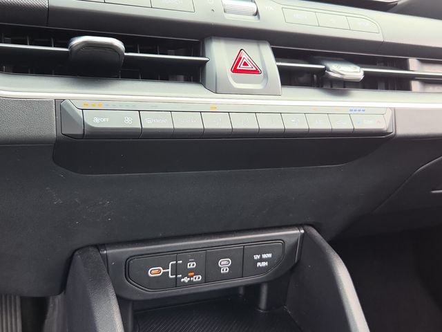 Used 2025 Kia K4 FWD image 21