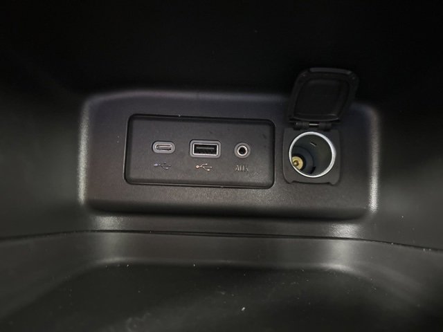 Used 2023 Chevrolet Equinox LT w/ Driver Convenience Package image 18