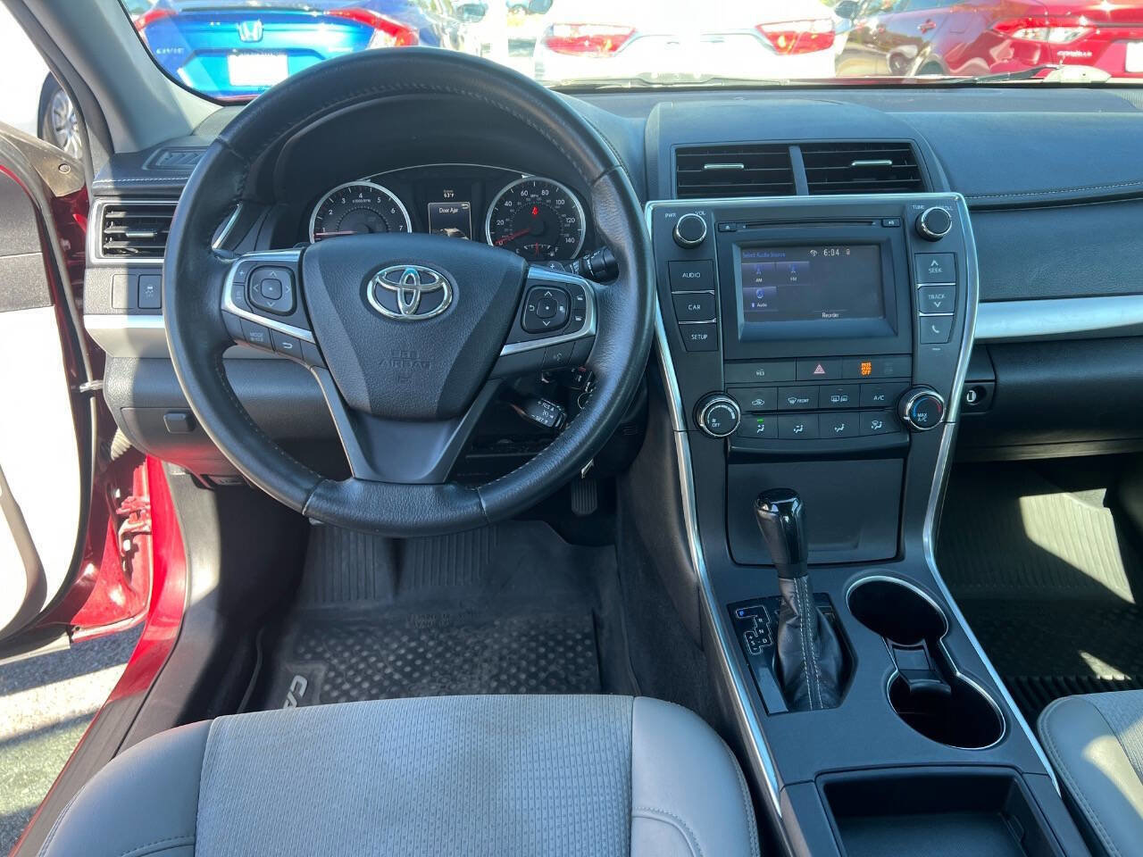 Used 2017 Toyota Camry SE image 19