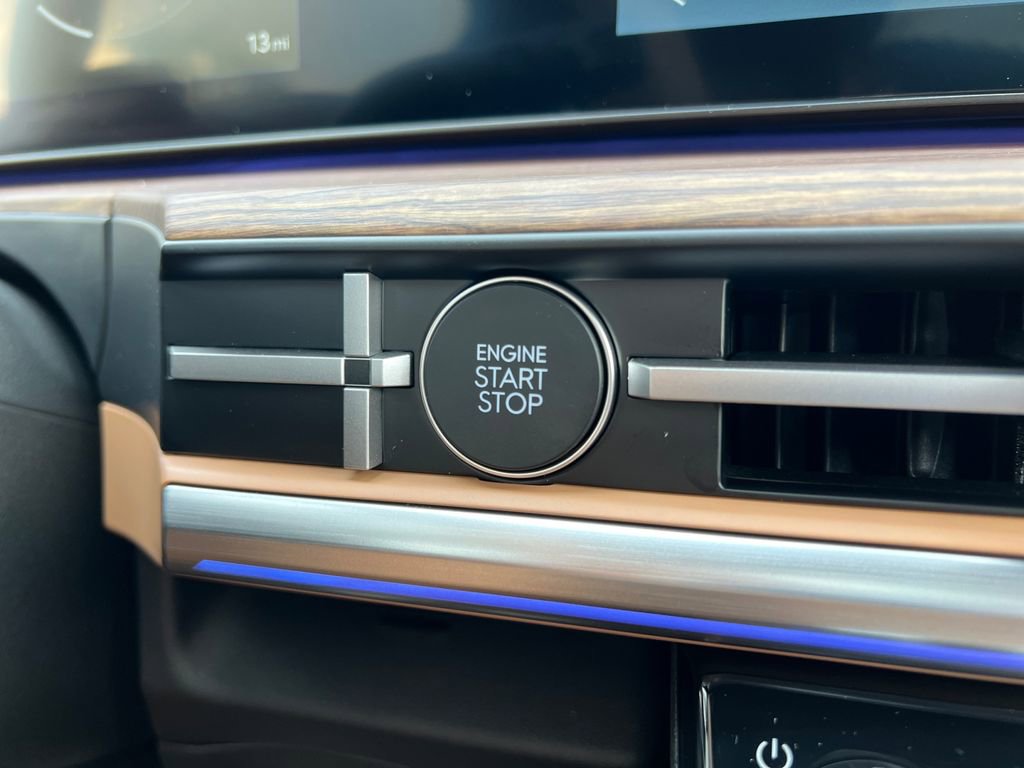 New 2025 Hyundai Santa Fe Limited image 14