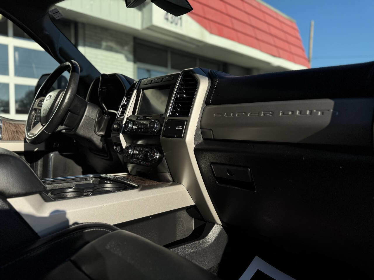 Used 2019 Ford F250 Lariat w/ Lariat Ultimate Package image 43