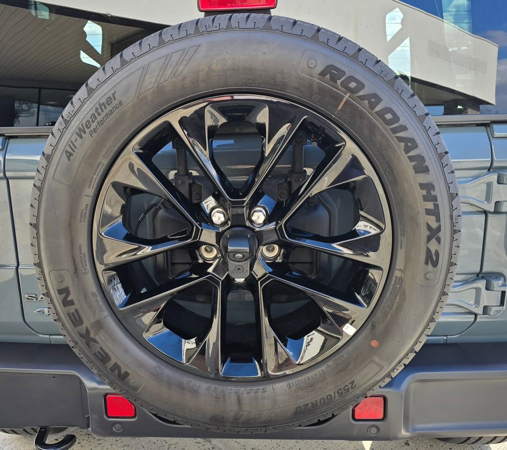 Used 2025 Jeep Wrangler Unlimited Sahara w/ Safety Group image 21