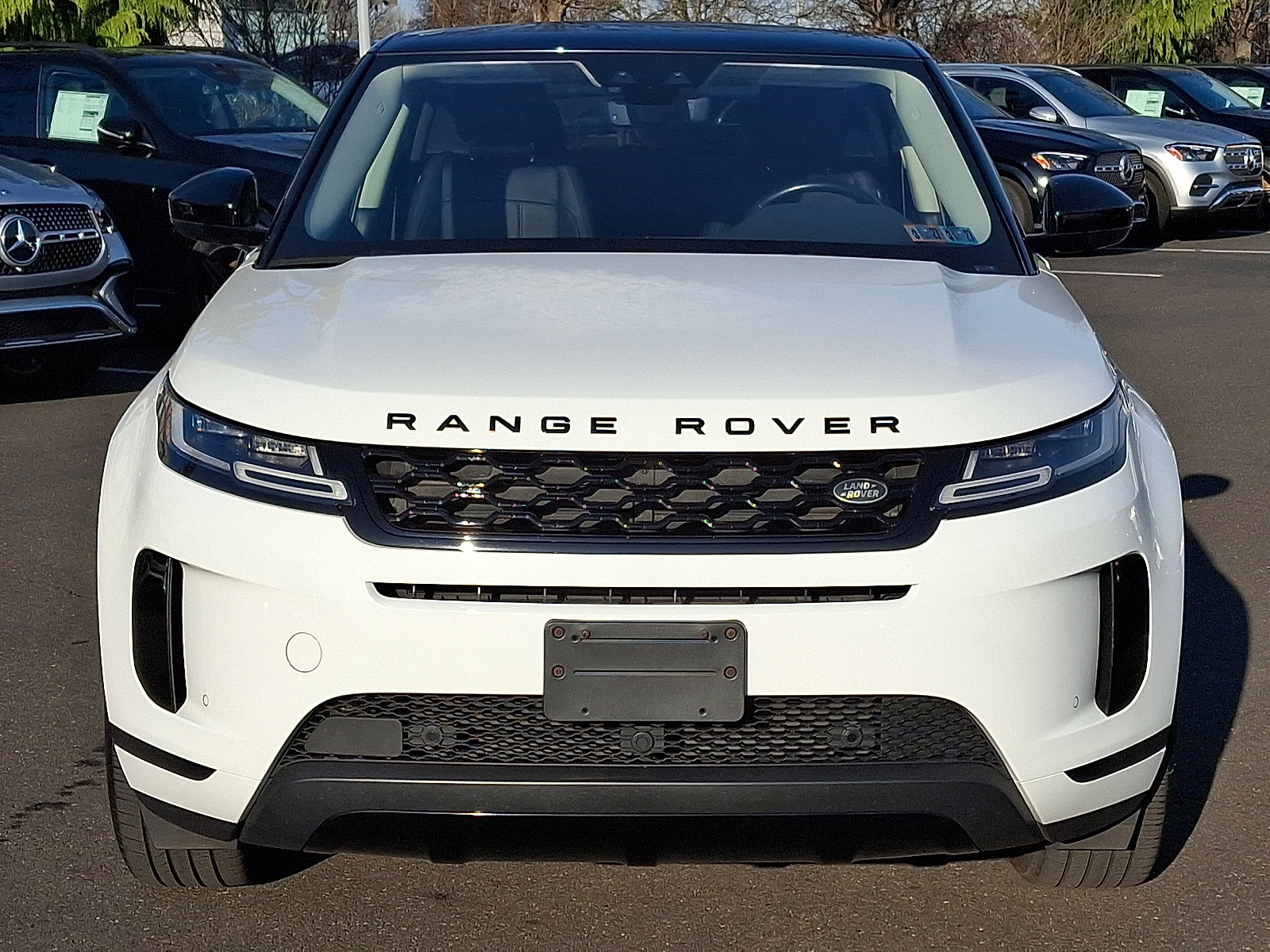 Used 2020 Land Rover Range Rover Evoque SE image 2