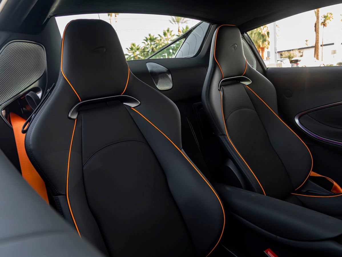 Used 2026 McLaren Artura Spider RWD image 25