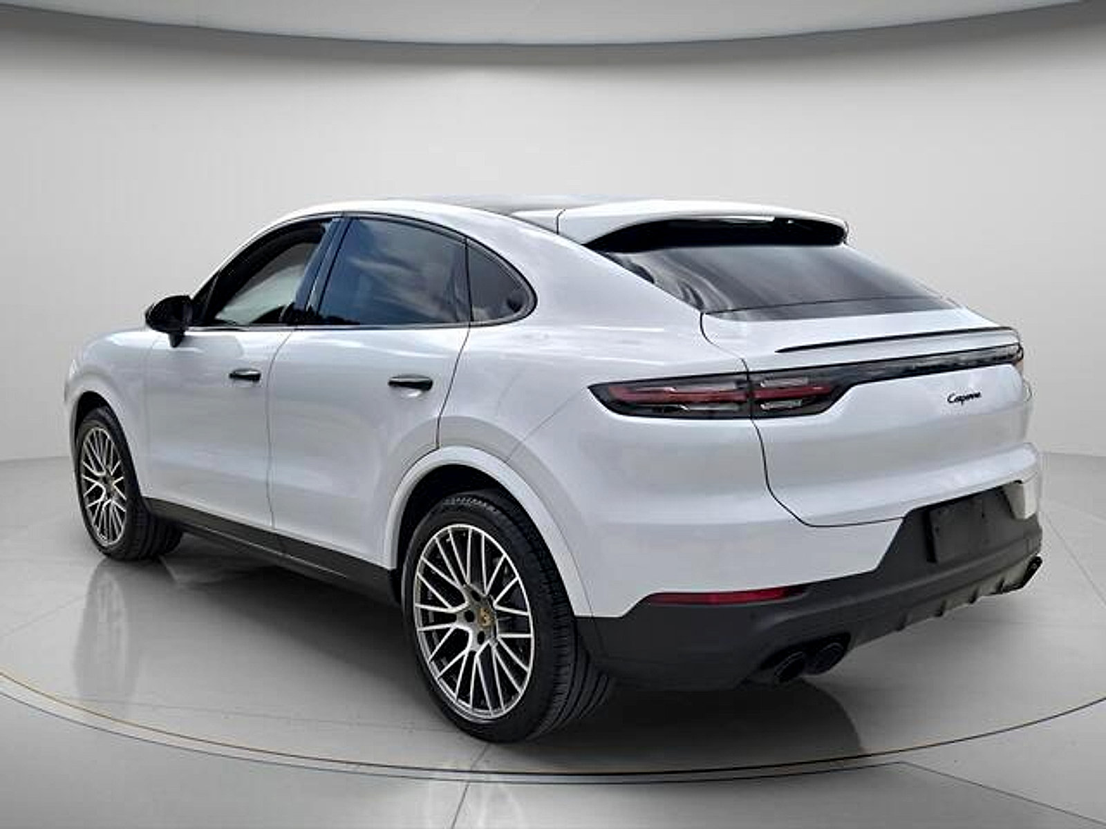 Used 2022 Porsche Cayenne Platinum Edition AWD/4WD image 8