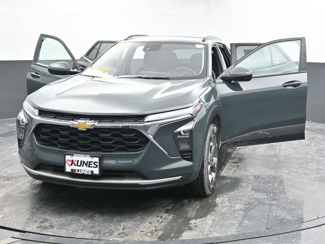 Used 2025 Chevrolet Trax LT image 51