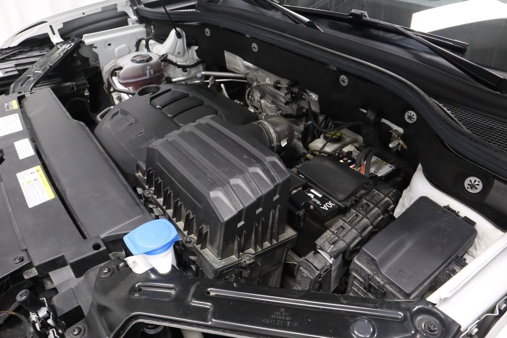 Used 2024 Volkswagen Atlas SEL AWD/4WD image 14