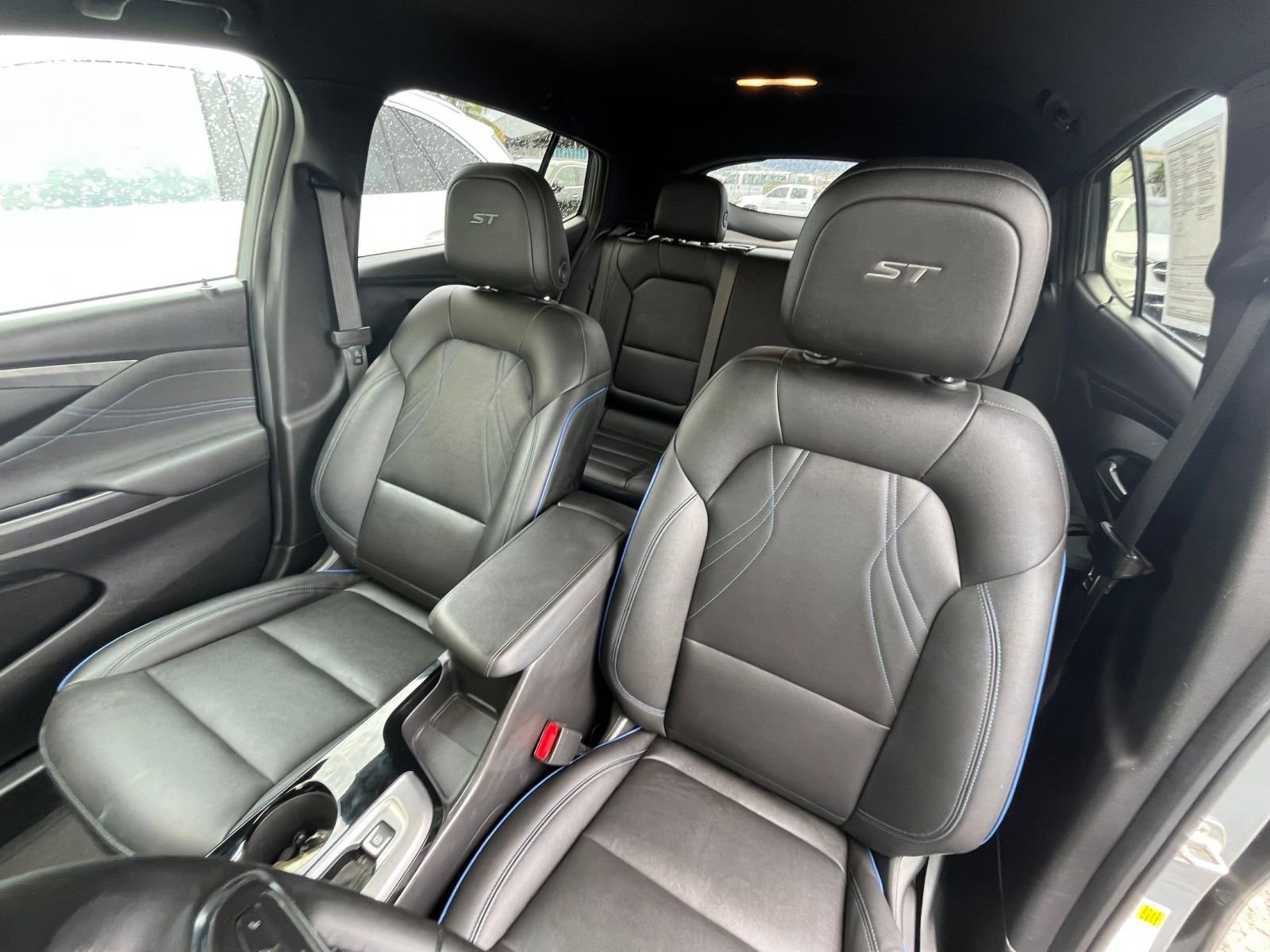 Used 2025 Buick Envista Sport Touring image 36