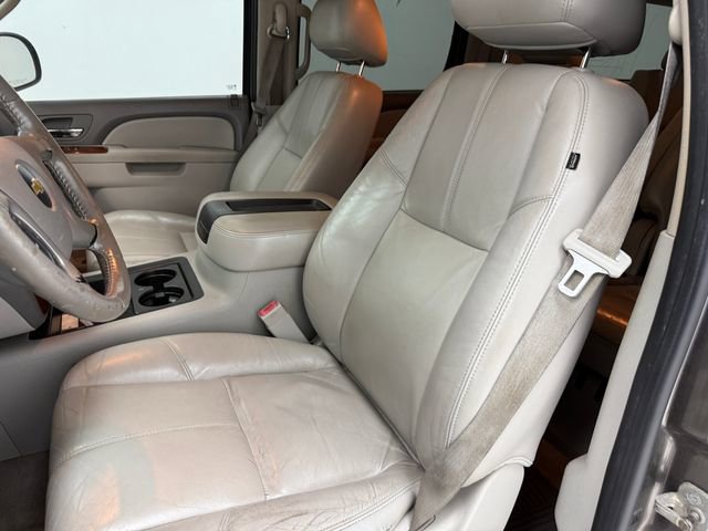 Used 2011 Chevrolet Suburban LT image 9
