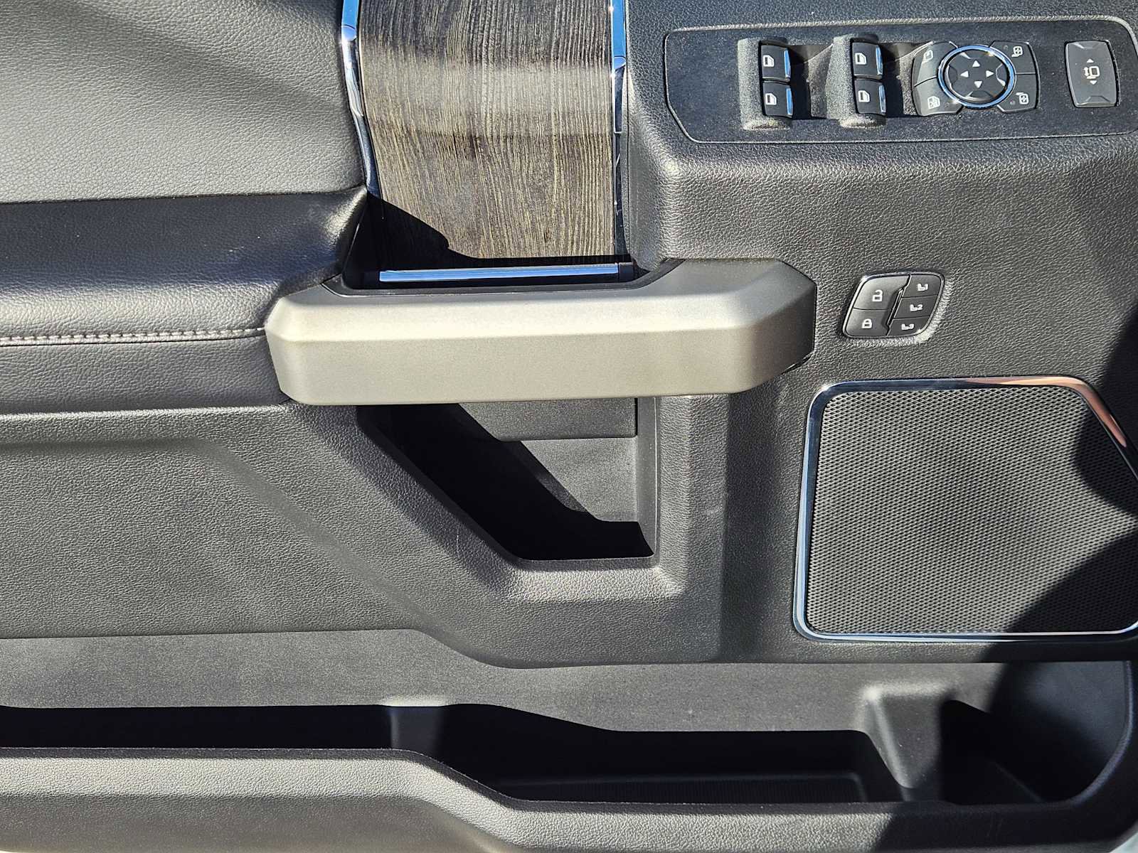 Used 2021 Ford F250 Lariat w/ Lariat Ultimate Package image 22