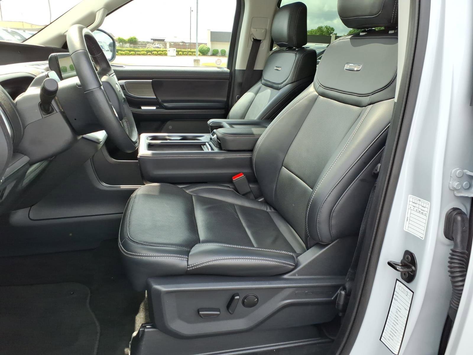 Used 2025 Ford Expedition Platinum AWD/4WD image 15