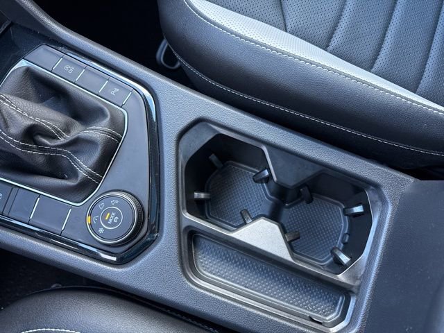 Certified 2025 Volkswagen Taos SEL w/ Black Wheel Plus Package image 20