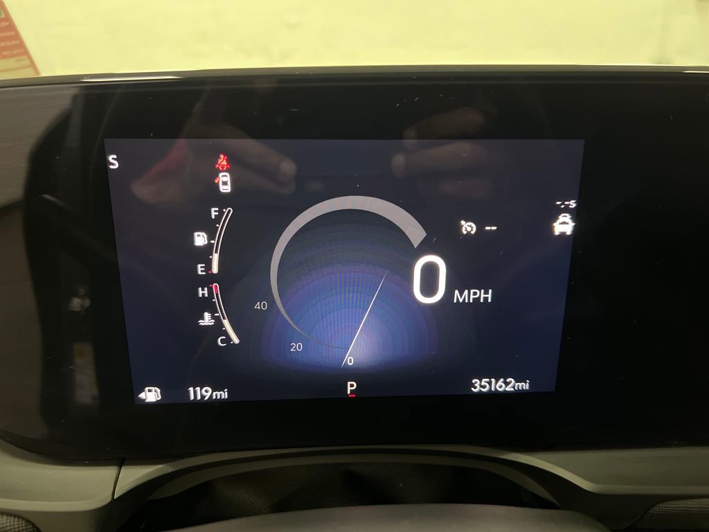 Used 2024 Buick Envista Sport Touring w/ Convenience I Package FWD image 17