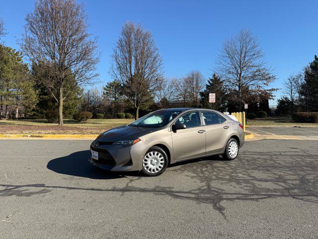Used 2019 Toyota Corolla LE FWD image 1