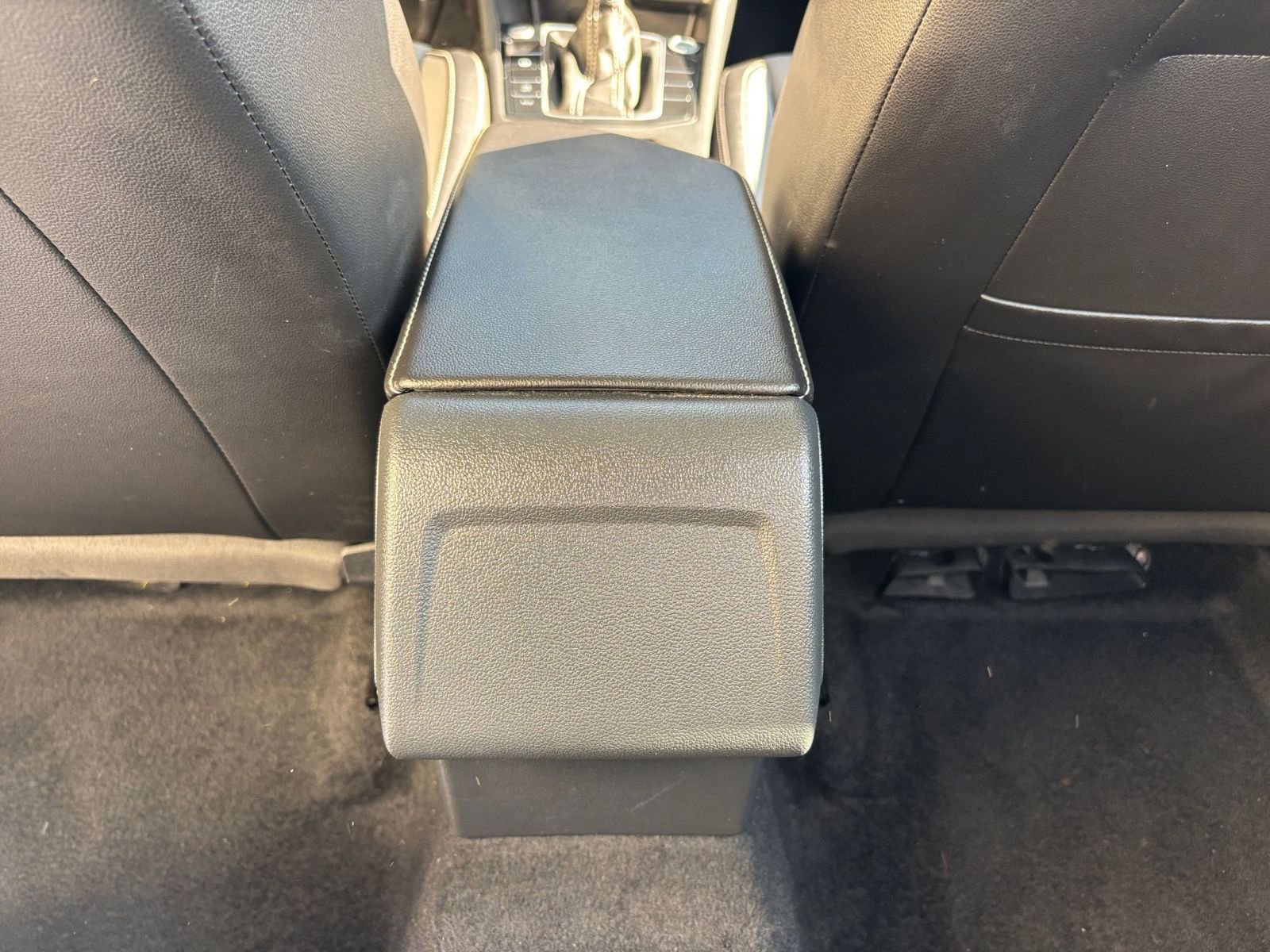 Used 2025 Volkswagen Jetta SE image 24