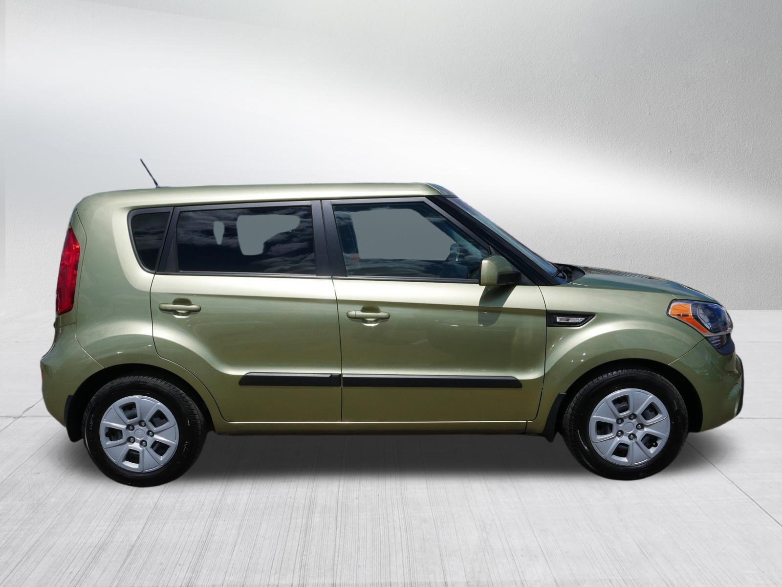 Used 2013 Kia Soul FWD image 8