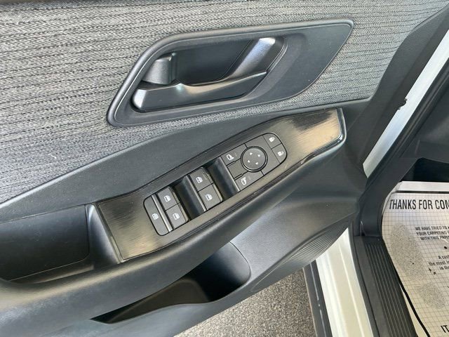 Used 2023 Nissan Rogue S AWD/4WD image 15