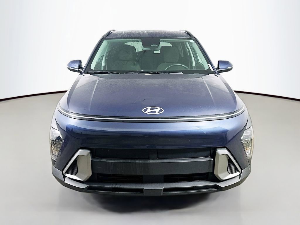 Used 2025 Hyundai Kona SEL FWD image 2