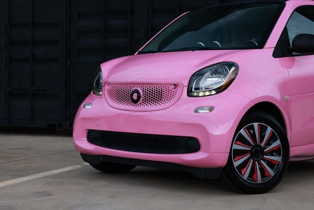 Used 2016 smart fortwo passion RWD image 29