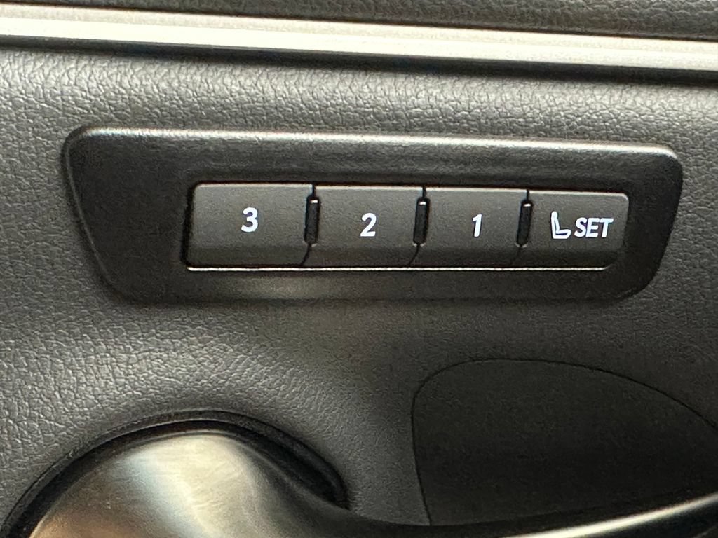 Used 2024 Lexus ES 350 F Sport w/ Technology Package FWD image 40