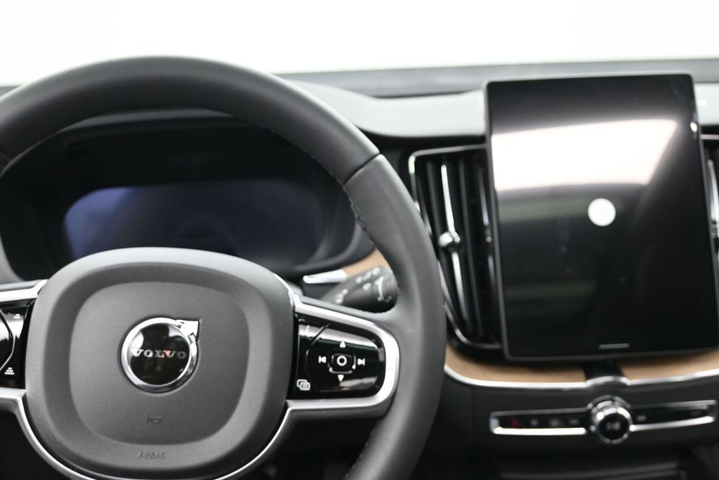 New 2026 Volvo XC60 T8 Ultra w/ Climate Package AWD/4WD image 11