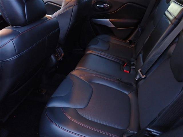 Used 2018 Jeep Cherokee Trailhawk w/ Cold Weather Group image 9