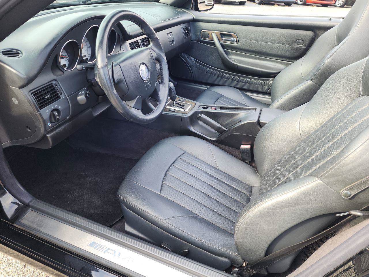 Used 2003 Mercedes-Benz SLK 32 AMG image 3