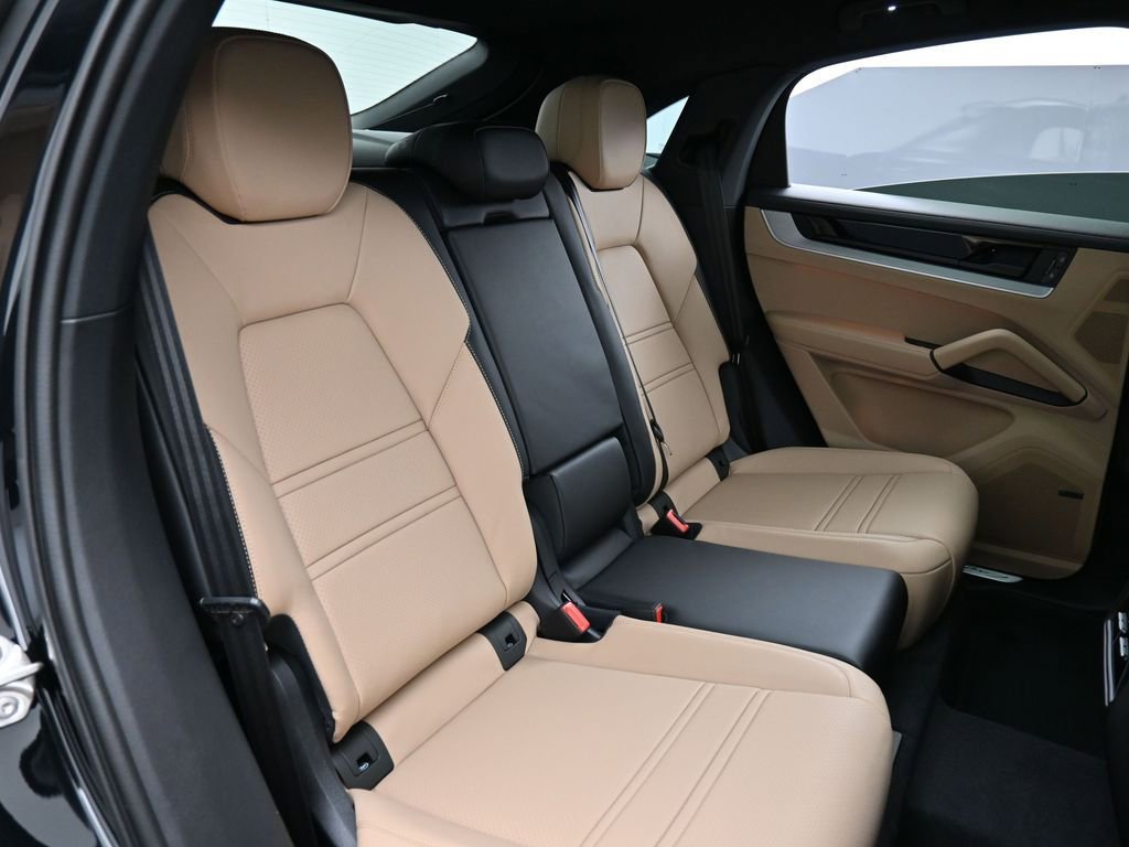 New 2026 Porsche Cayenne Coupe image 27